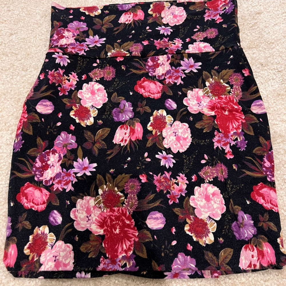 Forever 21 Black Floral Mini Skirt